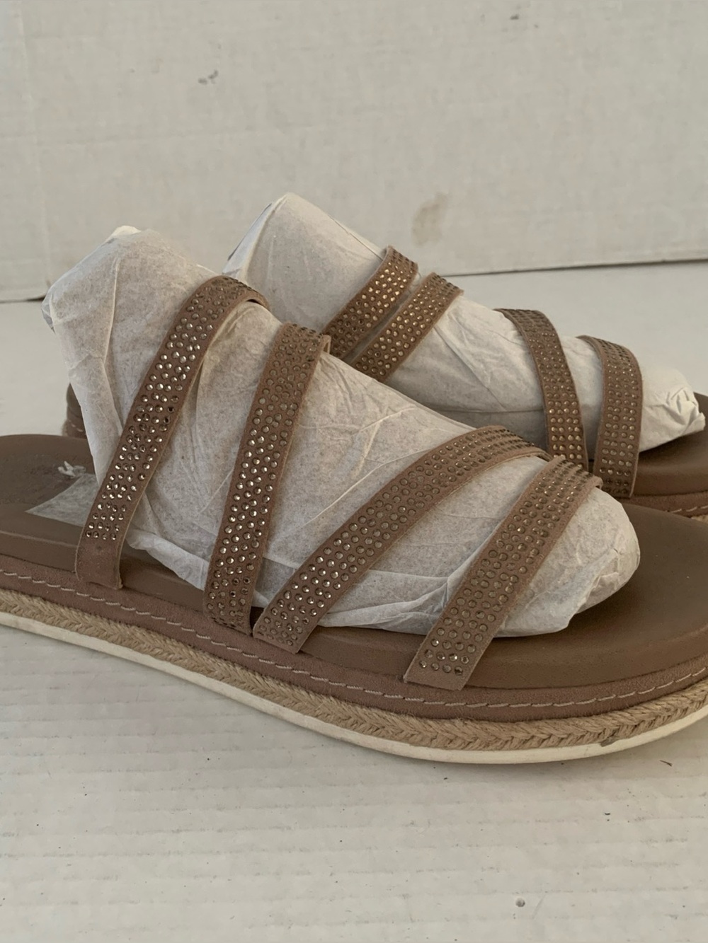 Vince Camuto Sandals Women's 9M Taupe Suede Rallsan Rhinestone Slide EUC